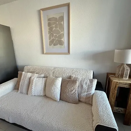 2 Pieces + Cabine, 6 Couchages *